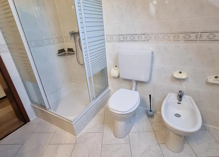 Gemuetliches Mit Eigenem Garten In Im Harz - Idyllisch In Der Aue Gelegen 度假居 巴特劳特堡